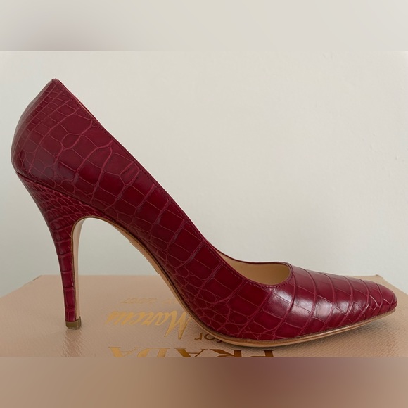 Prada for Neiman Marcus 100th Anniversary Crocodile Pumps Size 38 Retail $4,500 - Picture 7 of 16